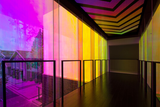 Using Colored Glass to Enhance Design: 20 Contemporary Examples - Image 5 of 26